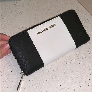 Michael kors wallet